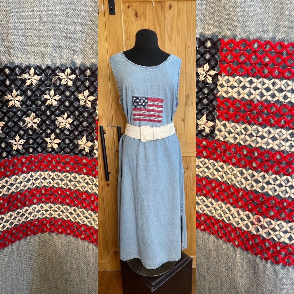 Vintage denim chambray maxi jumper w embroidered American. Flag.